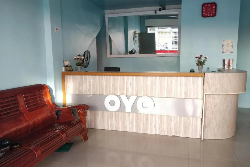 OYO 89737 Hotel Tishoa