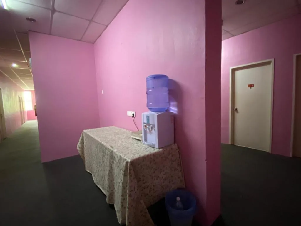 OYO 89760 Harmoni Inn Hotel