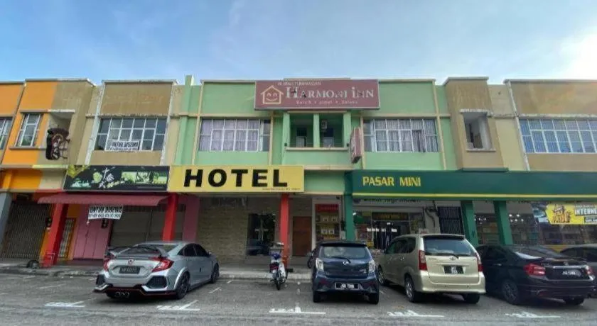 OYO 89760 Harmoni Inn Hotel