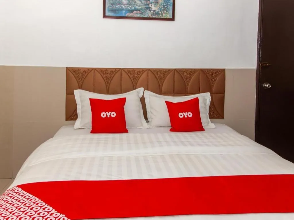 OYO 89851 Leila Hotel