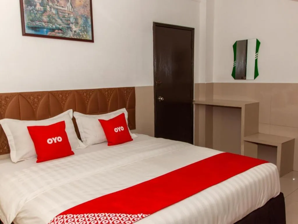 OYO 89851 Leila Hotel