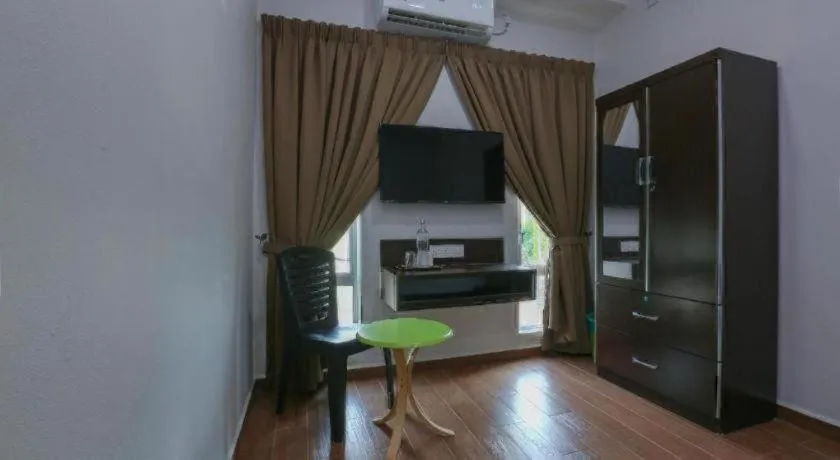 OYO 89859 PP Traveller's Hotel