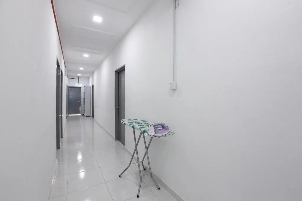 OYO 89859 PP Traveller's Hotel