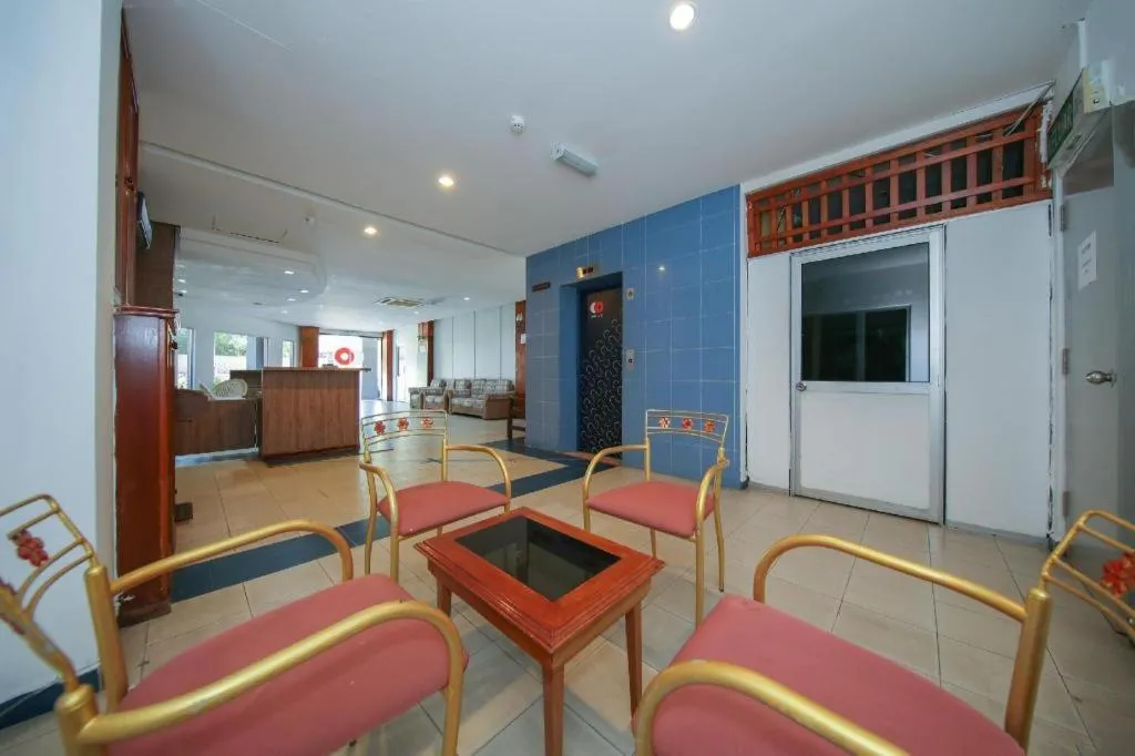 Capital O 89876 Safari Hotel