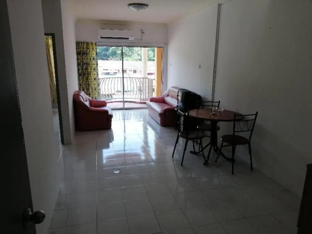 Capital O 89876 Safari Hotel