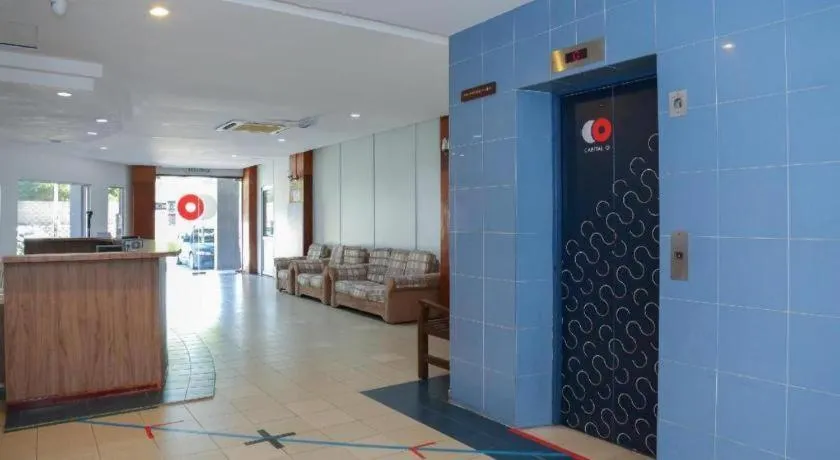 Capital O 89876 Safari Hotel