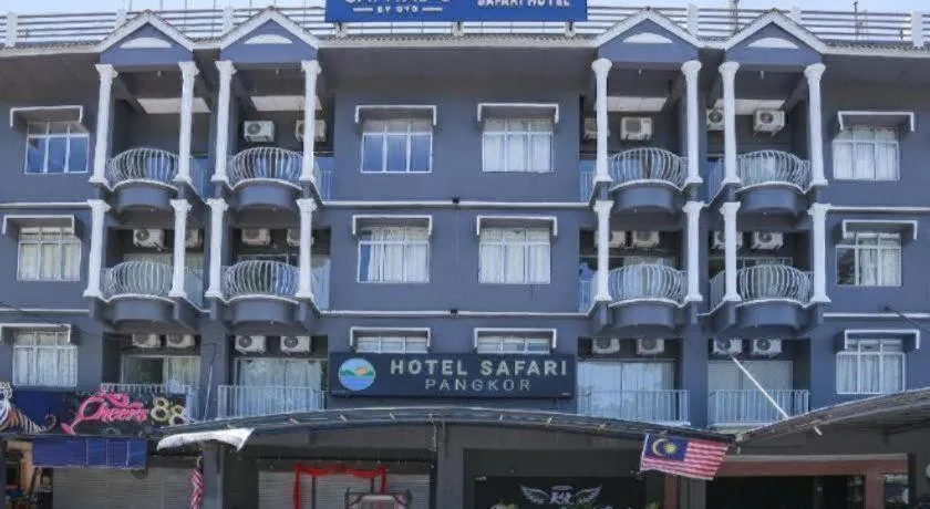 Capital O 89876 Safari Hotel