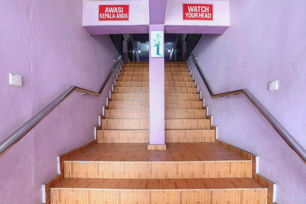 OYO 89892 Hotel Jeli Inn