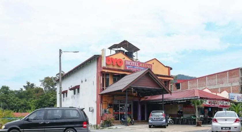 OYO 89892 Hotel Jeli Inn