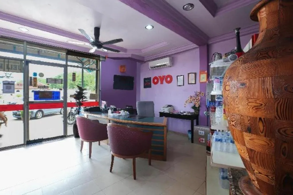 OYO 89892 Hotel Jeli Inn