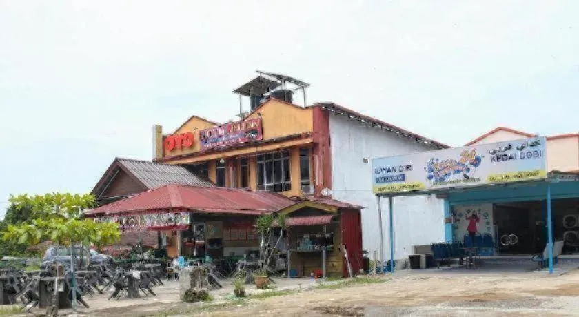 OYO 89892 Hotel Jeli Inn