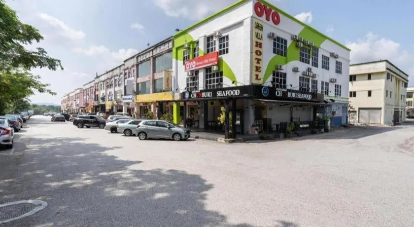 OYO 89844 Green Villa Hotel