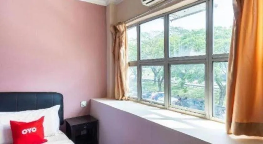 OYO 89844 Green Villa Hotel