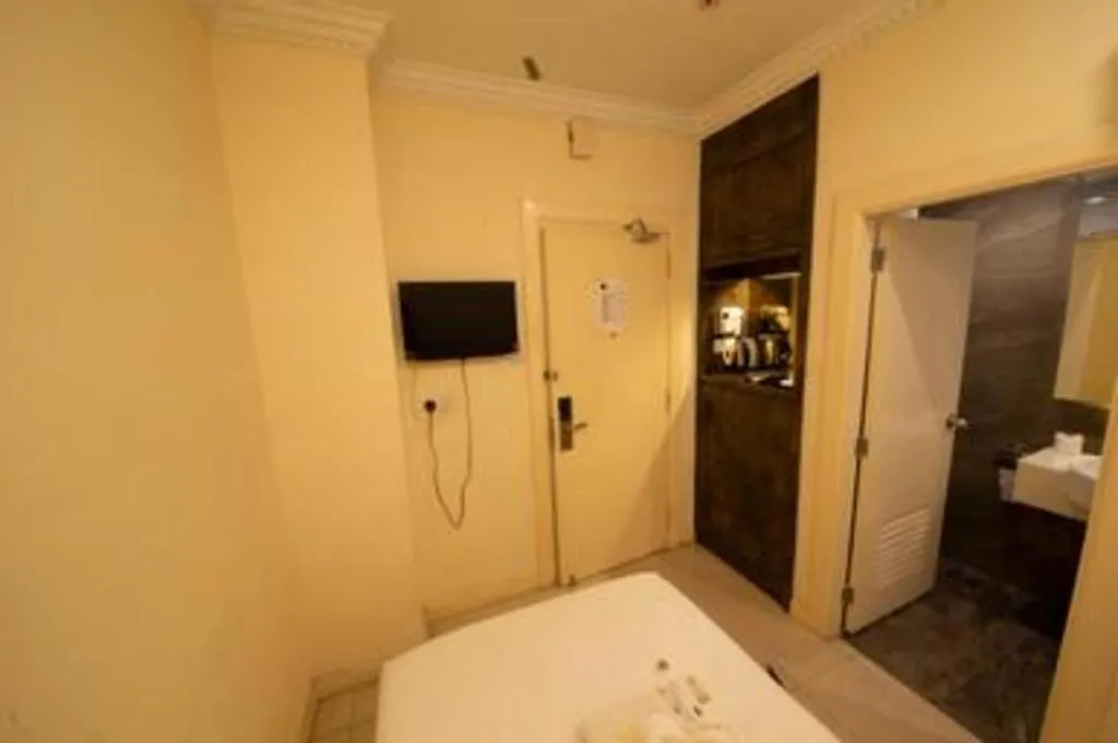 Bed in Ritzton Hotel