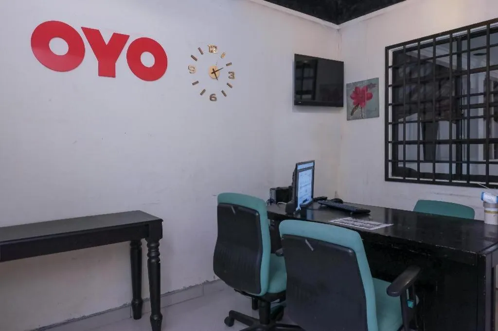 OYO 90018 River Village Hotel