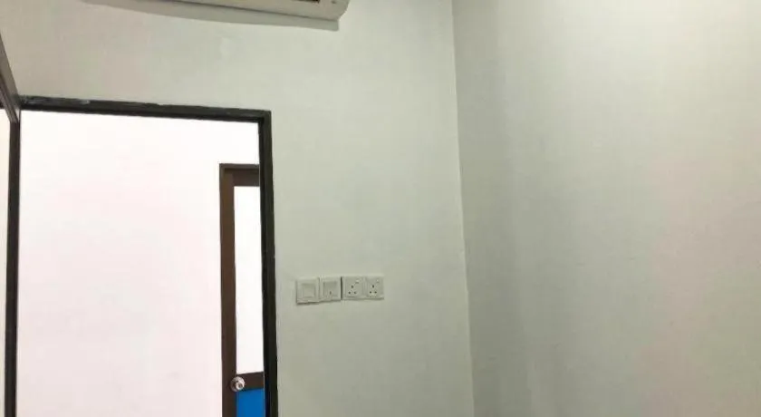 SPOT ON 90077 Cherry's Lodge