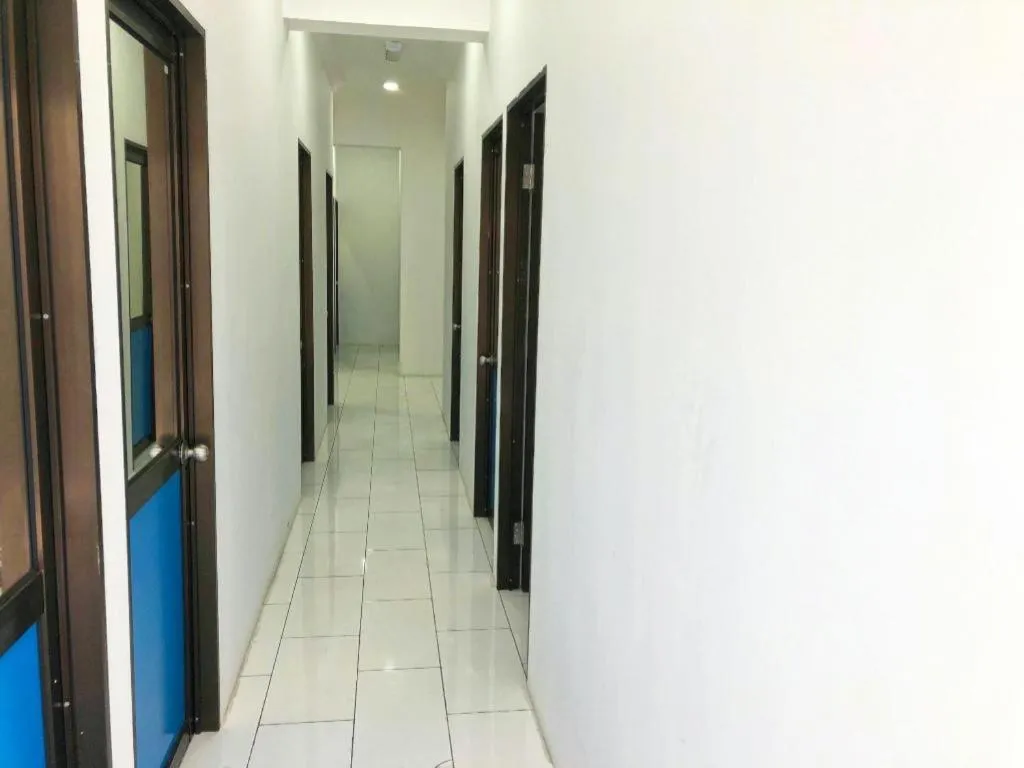 SPOT ON 90077 Cherry's Lodge