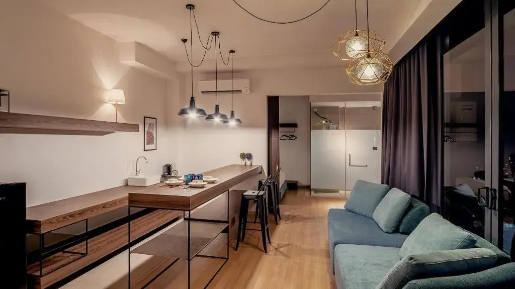 Cube 8teens Boutique Suite by Nest Home Cube 8teens Boutique Suite by Nest Home