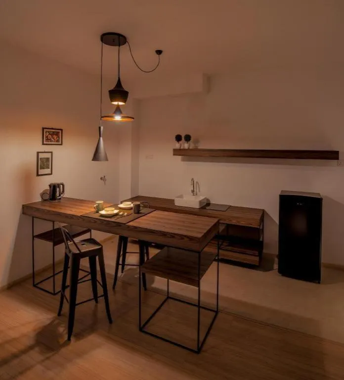 Cube 8teens Boutique Suite by Nest Home