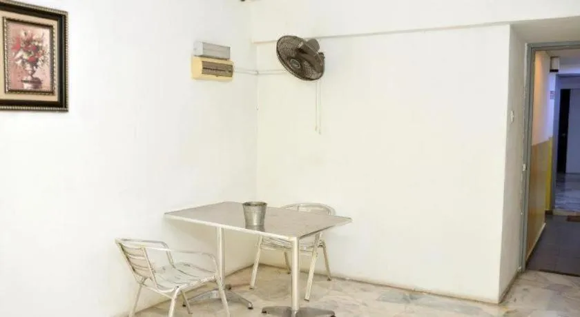 OYO 89874 Gs Golden Star Hotel