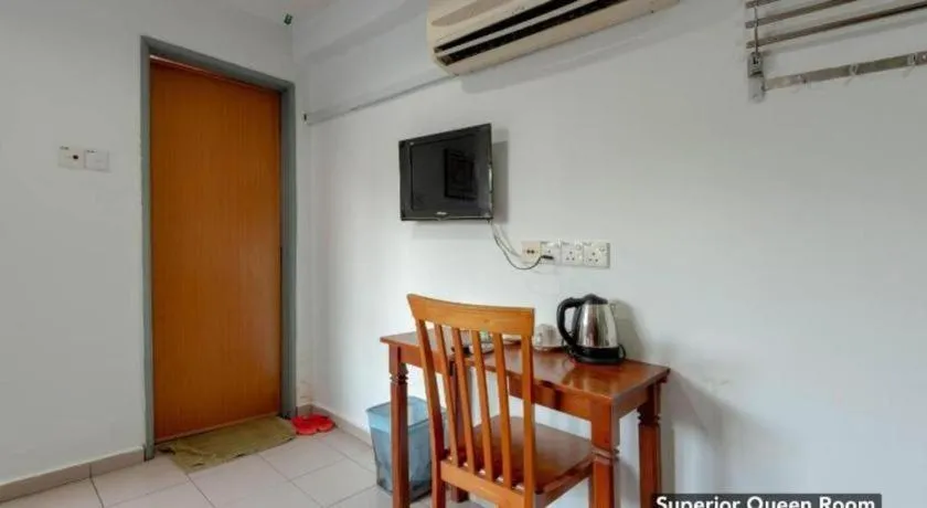 OYO 89874 Gs Golden Star Hotel