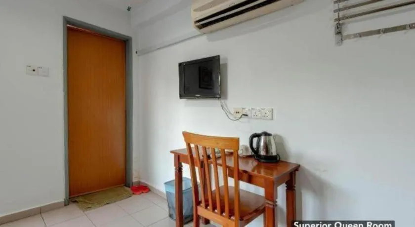 OYO 89874 Gs Golden Star Hotel