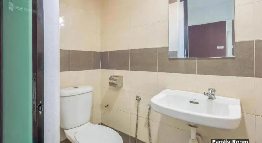 OYO 89874 Gs Golden Star Hotel