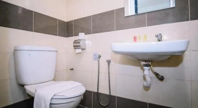 OYO 89874 Gs Golden Star Hotel