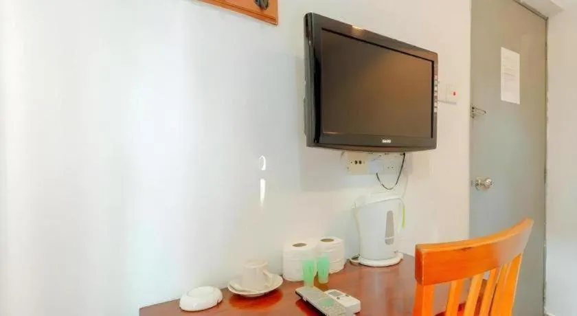 OYO 89874 Gs Golden Star Hotel