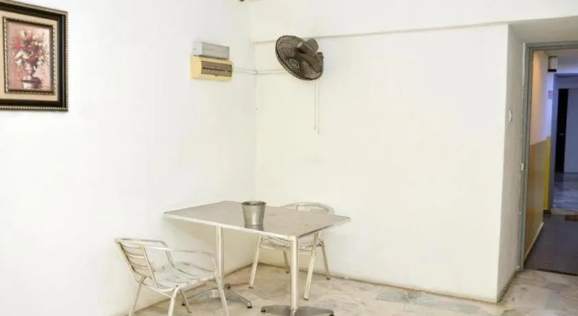 OYO 89874 Gs Golden Star Hotel