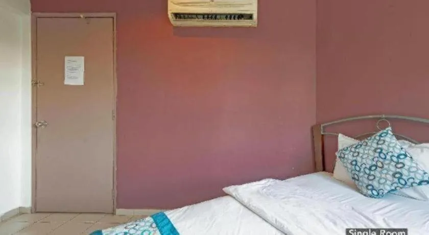 Bed in OYO 89874 Gs Golden Star Hotel