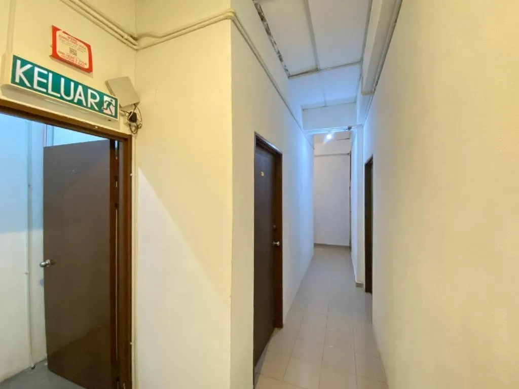 SPOT ON 90293 SK Budget Hotel