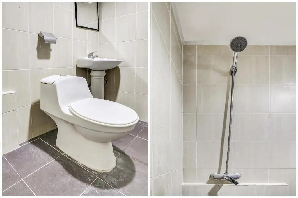 OYO 90376 Centre Point Hotel