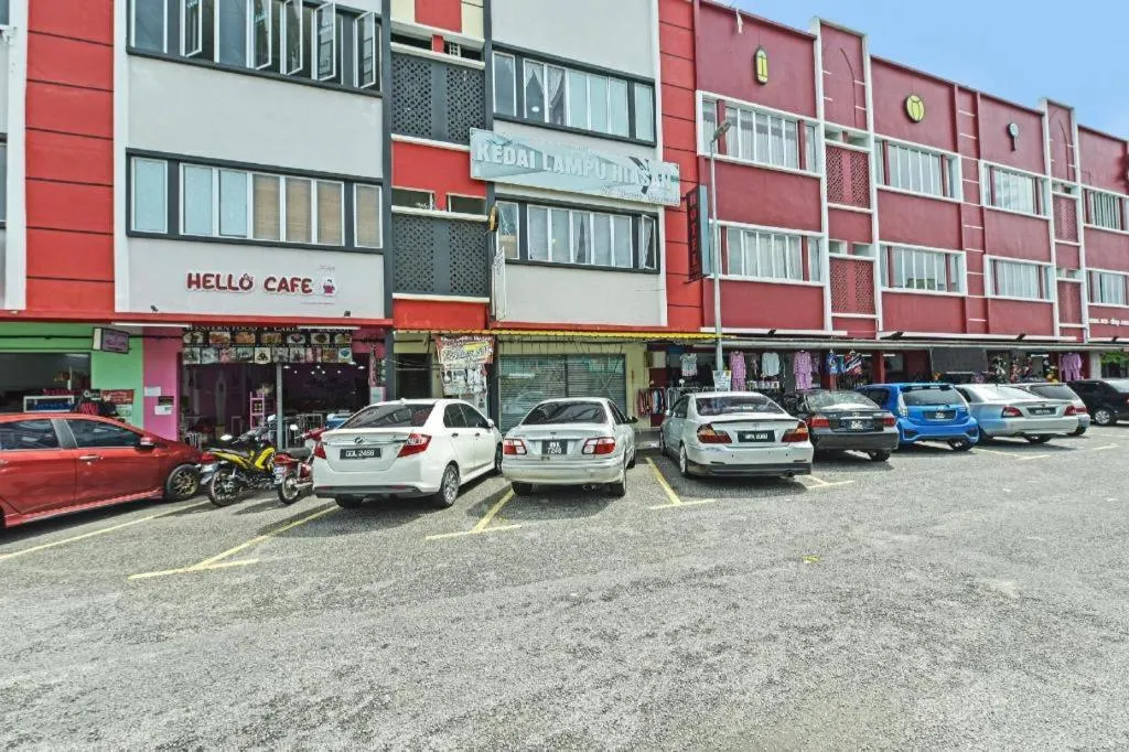 OYO 90431 CZ Hotel