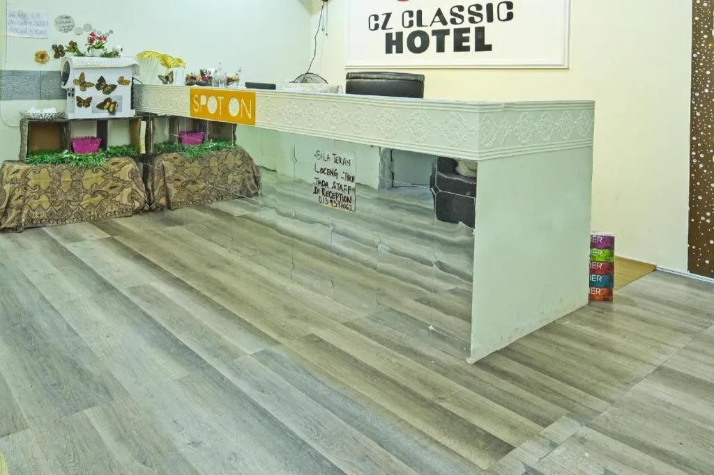OYO 90431 CZ Hotel