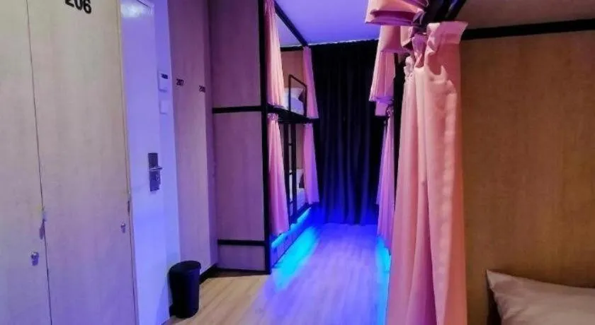 Bed in Laman Green Hotel @ Seksyen 7 Shah Alam near UiTM, i-City, Hospital