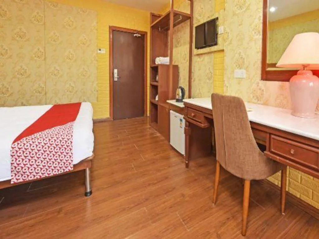 Bed in Capital O 90661 Luxor Empire Hotel