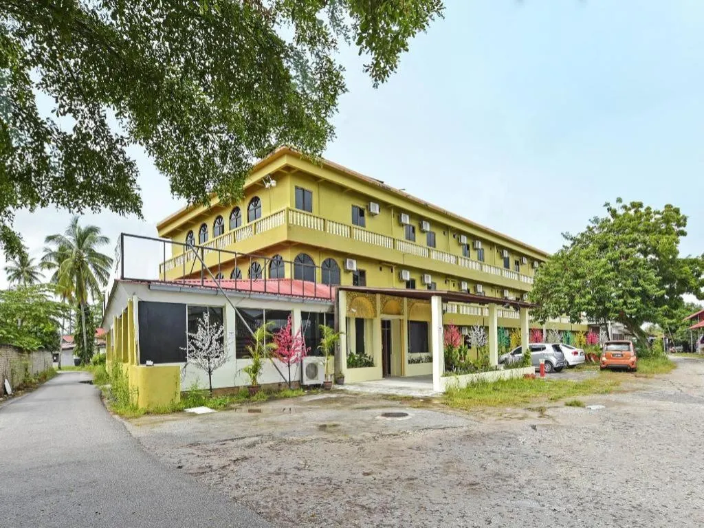 Capital O 90661 Luxor Empire Hotel