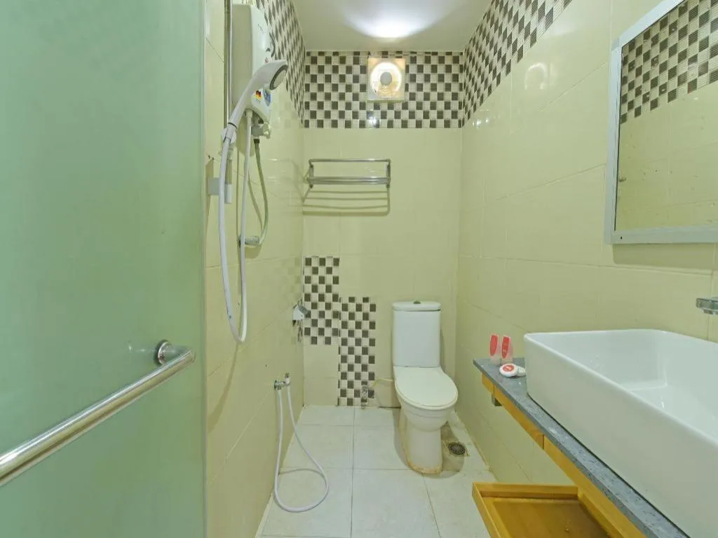 Capital O 90661 Luxor Empire Hotel