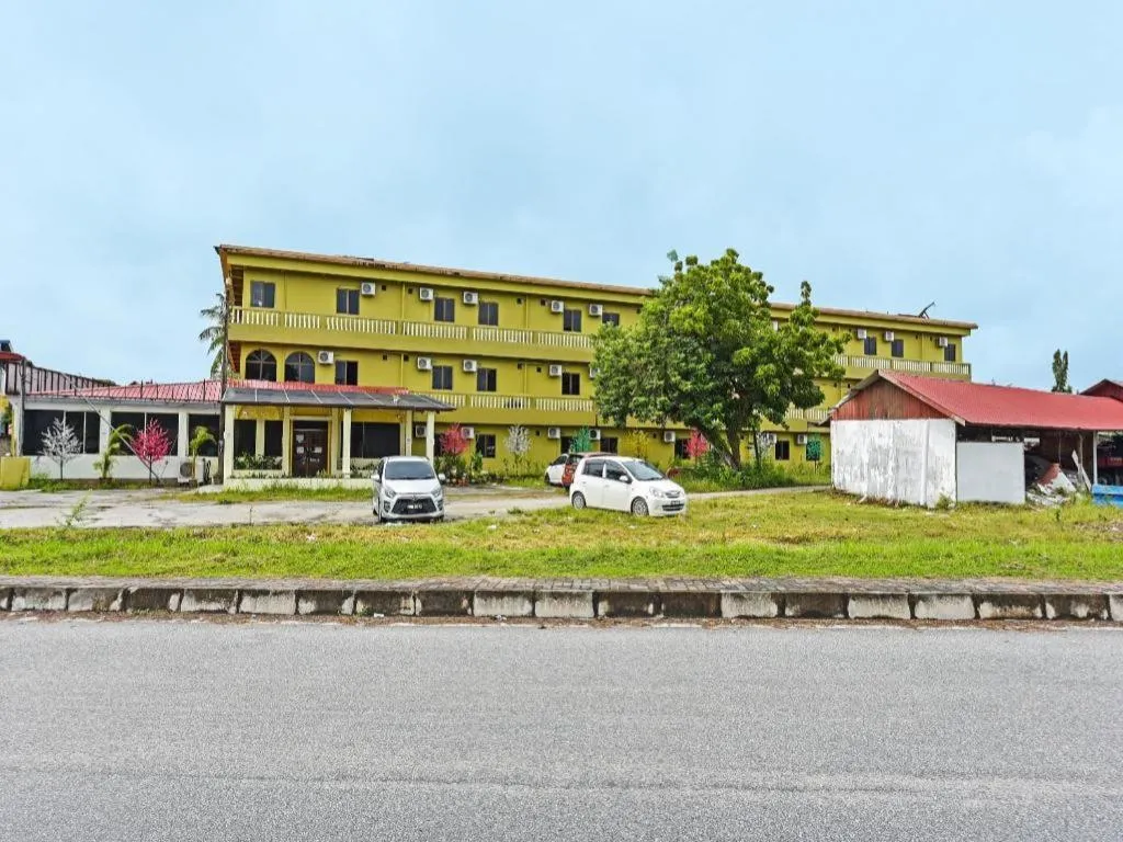 Capital O 90661 Luxor Empire Hotel