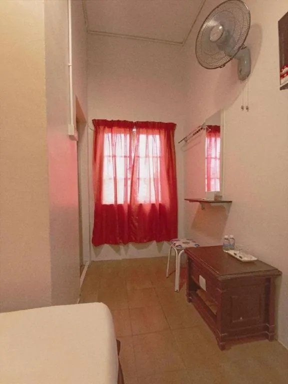 Bed in The Hotel Tudor Inn