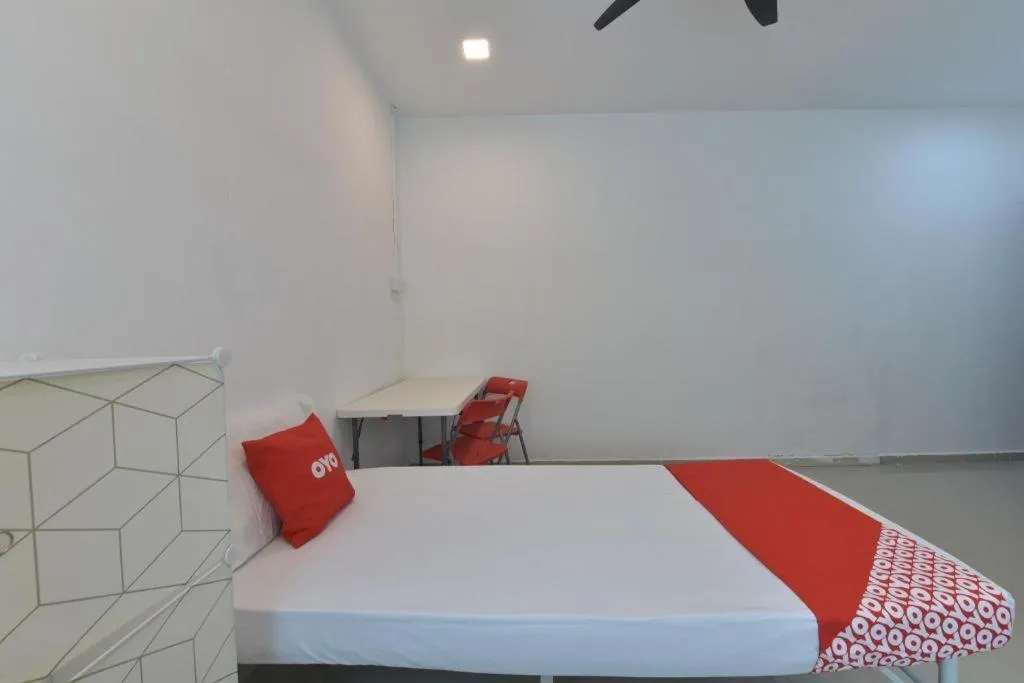 Bed in OYO 90889 Narasindo Cottage