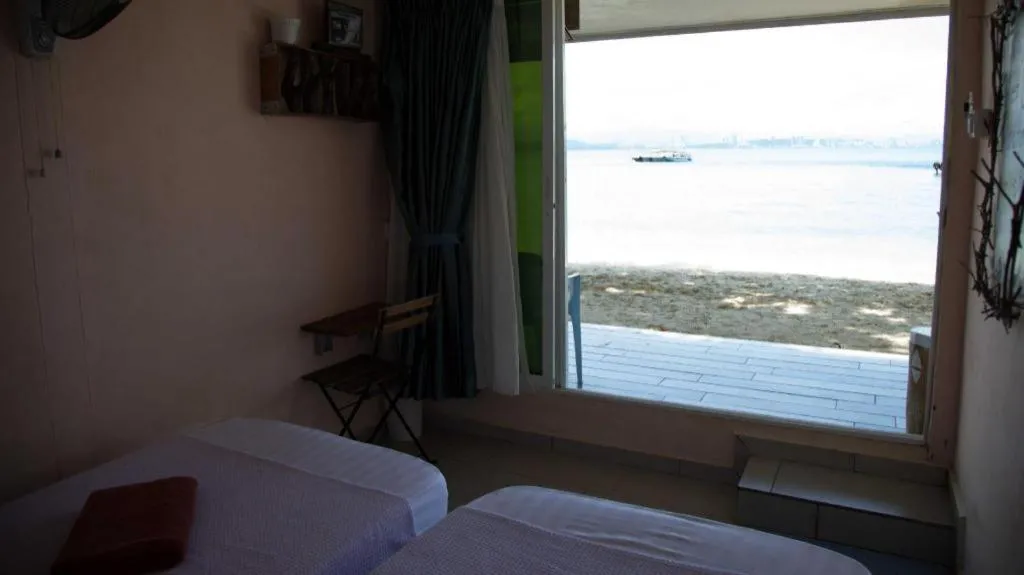 Bed in OYO 90980 Rainbow Island Sepanggar