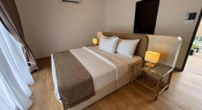 Bed in Sand Bay Resort Semporna