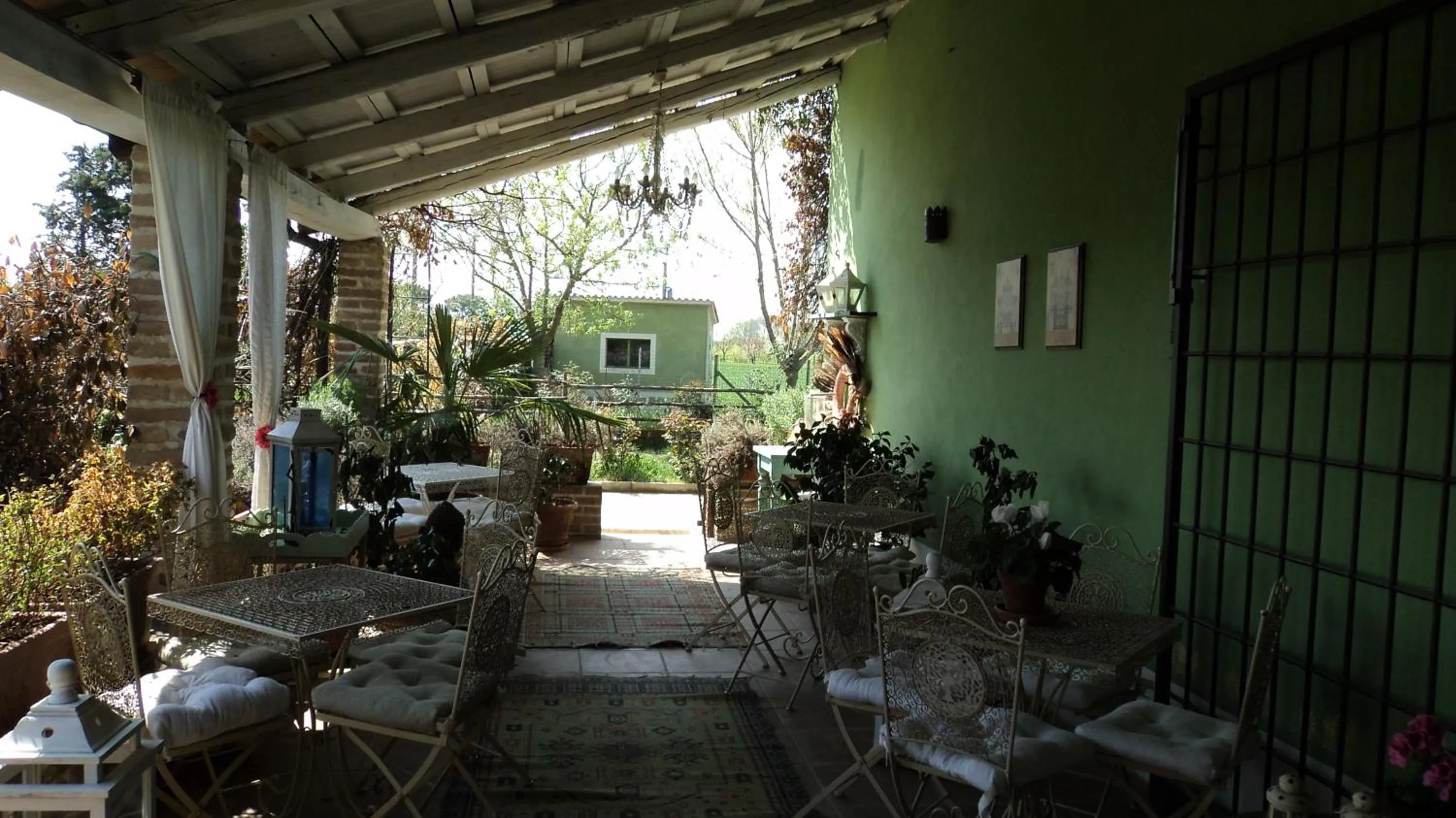 Facade/entrance in B&B Abracadabra