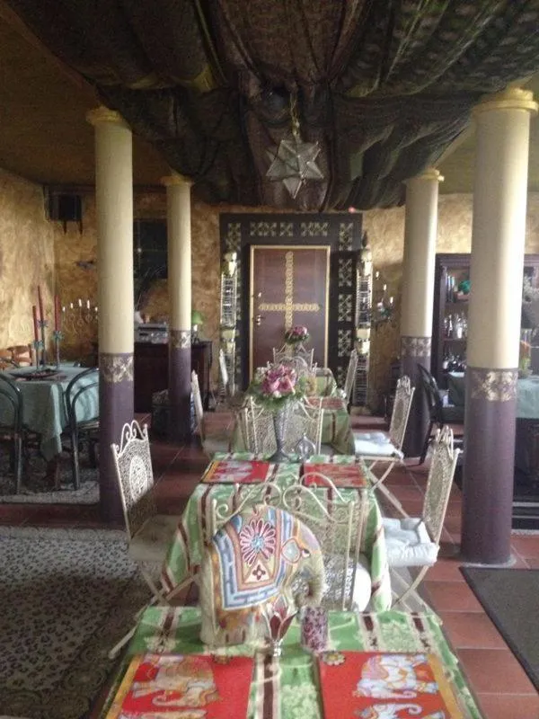 Communal lounge/ TV room in B&B Abracadabra