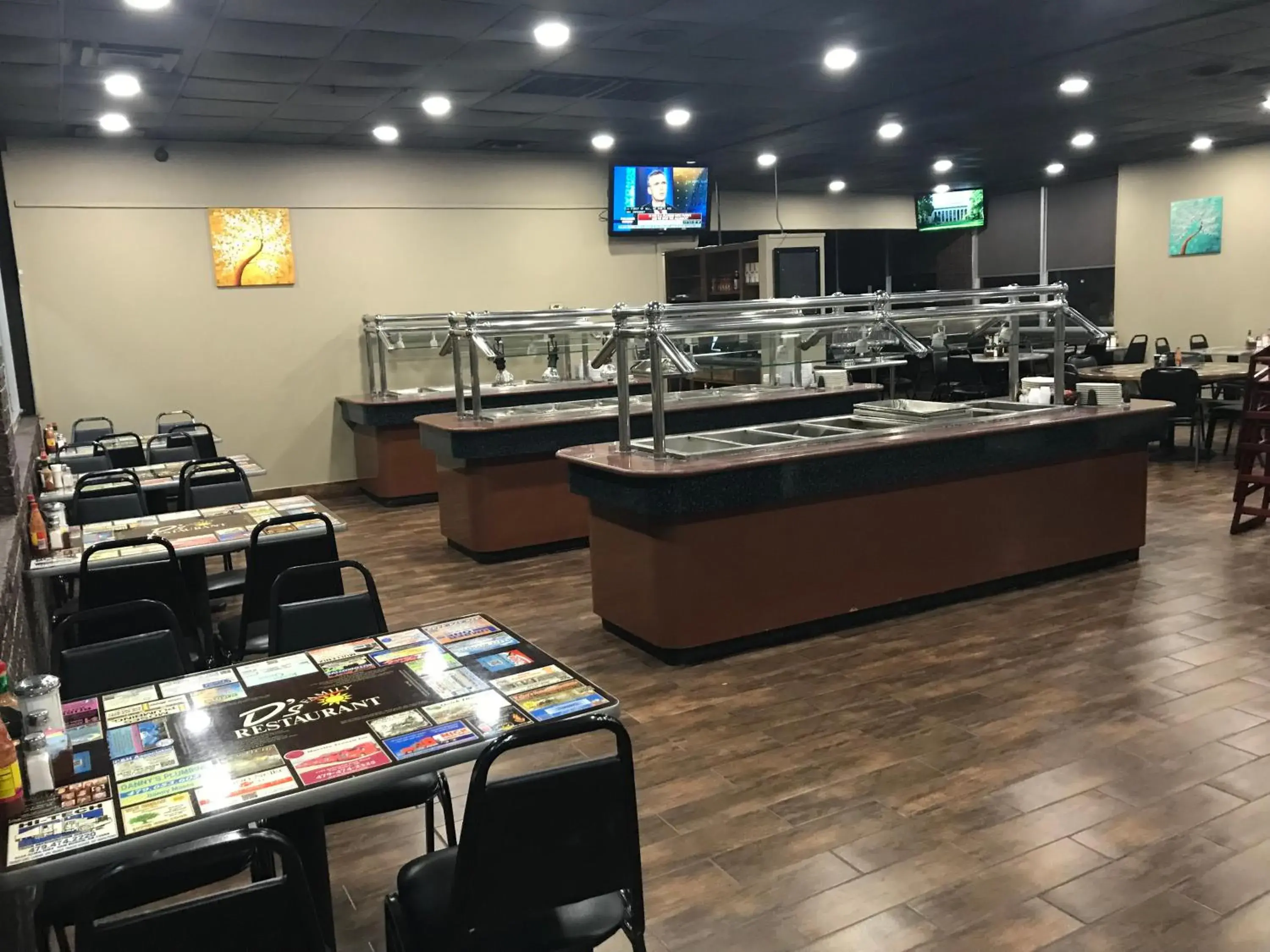 Restaurant/places to eat in Motel 6-Van Buren, AR I- 40 Restaurant/places to eat in Motel 6-Van Buren, AR I- 40