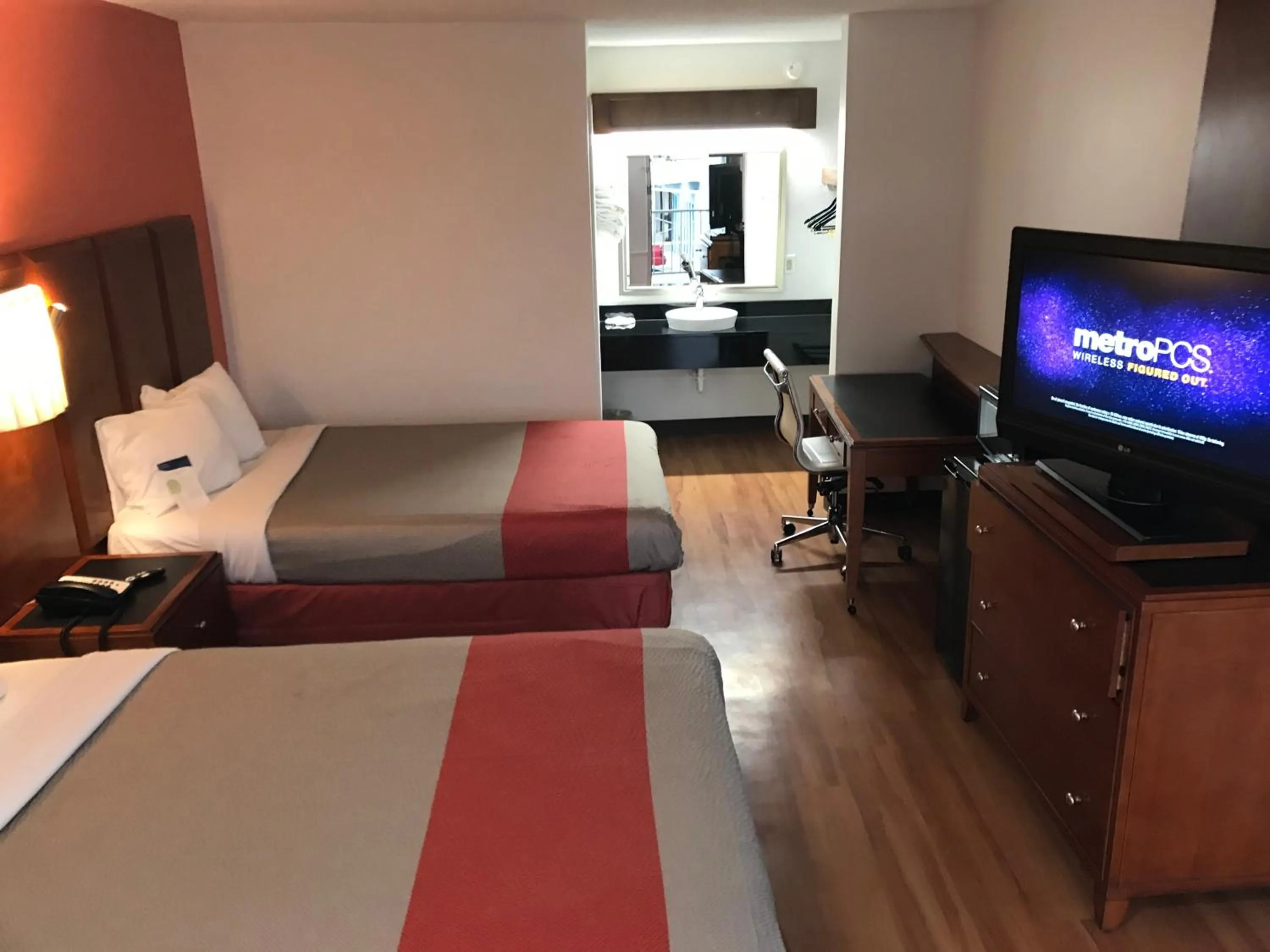 Bedroom, Bed in Motel 6-Van Buren, AR I- 40