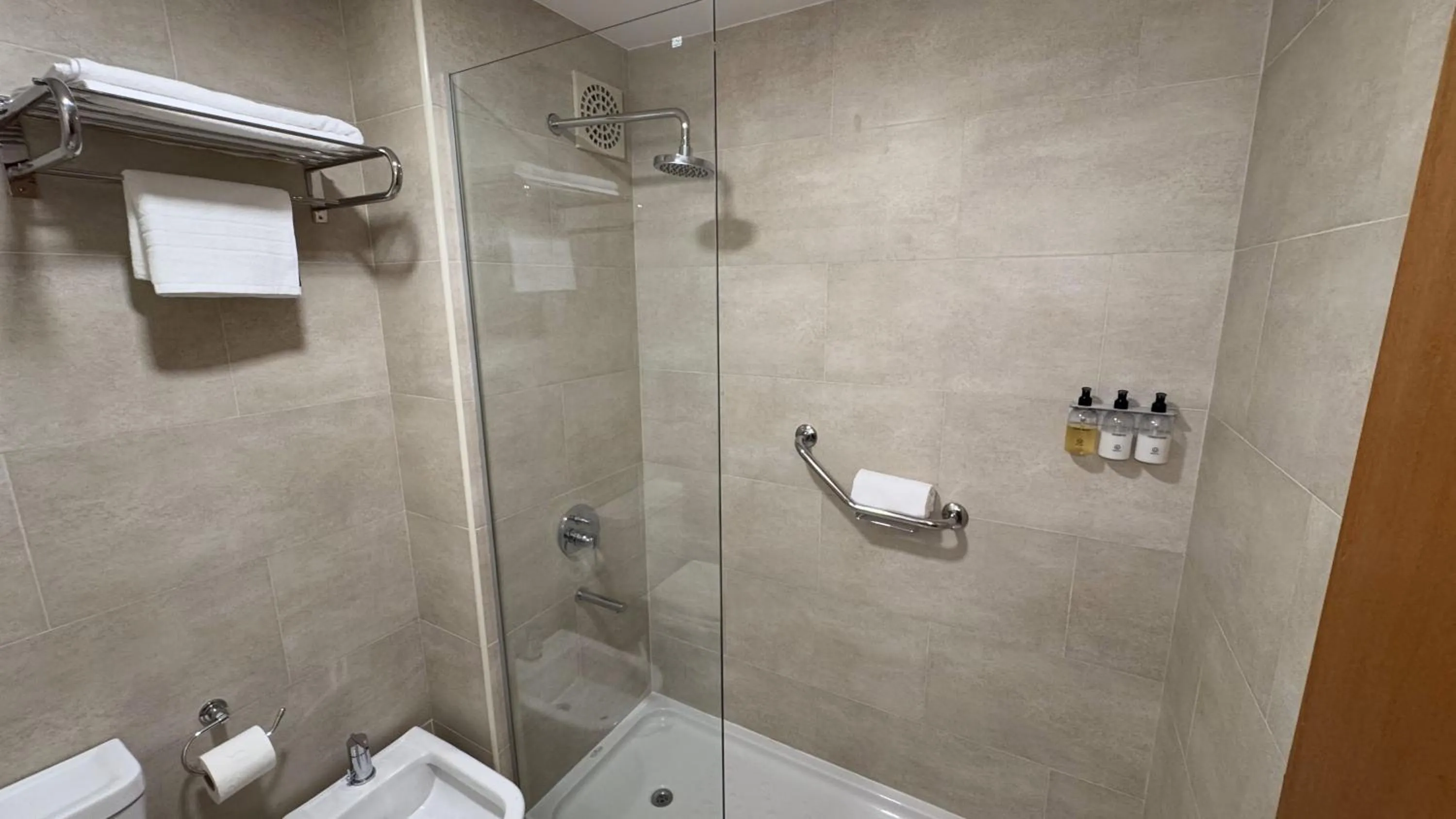 Shower in Urbe Hotel