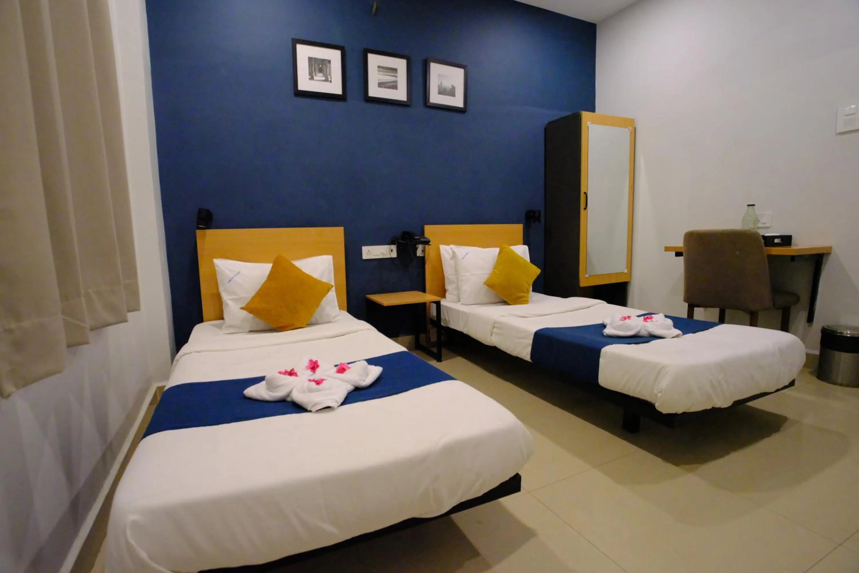 Bed in Blue City Palace - Near Chennai Airport